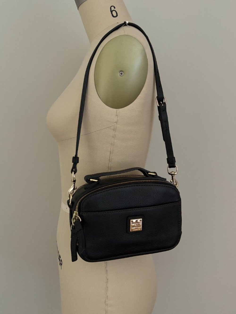 Dooney & Bourke Ambler Double Zip Top Handle Crossbody Shoulder Camera Bag Chic - Picture 2 of 13